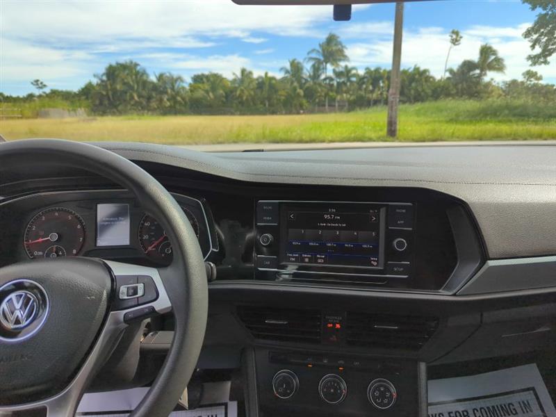 Volkswagen Jetta 1.4T S 8A 2019