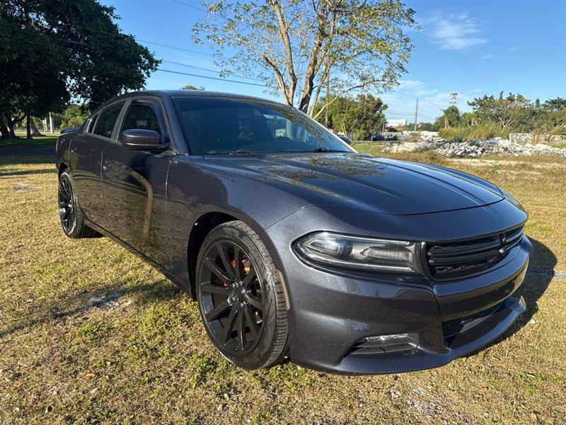 Dodge Charger SE 2016