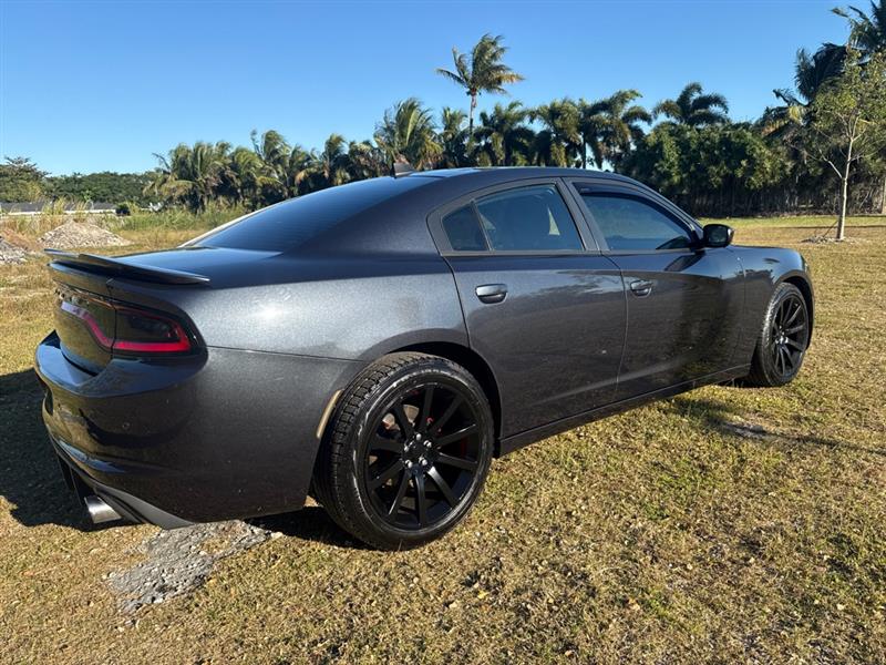 Dodge Charger SE 2016
