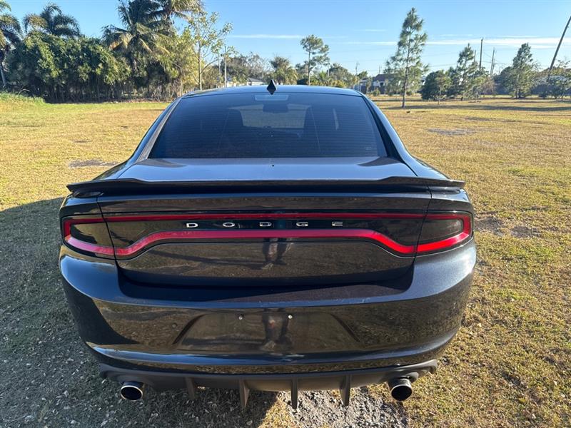 Dodge Charger SE 2016