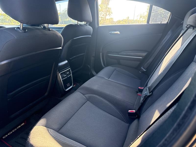 Dodge Charger SE 2016