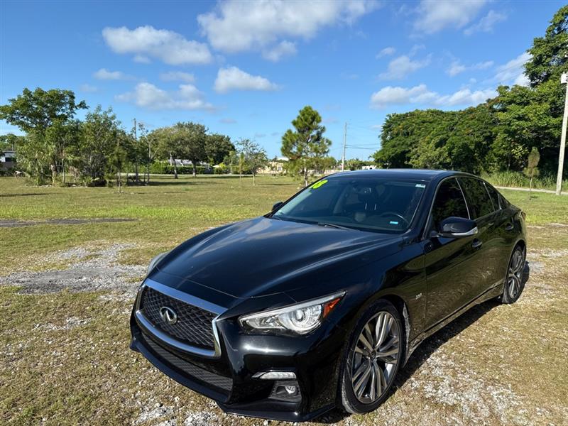 Infiniti Q50 3.0t LUXE 2018