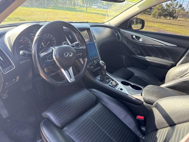 Infiniti Q50 3.0t LUXE 2018