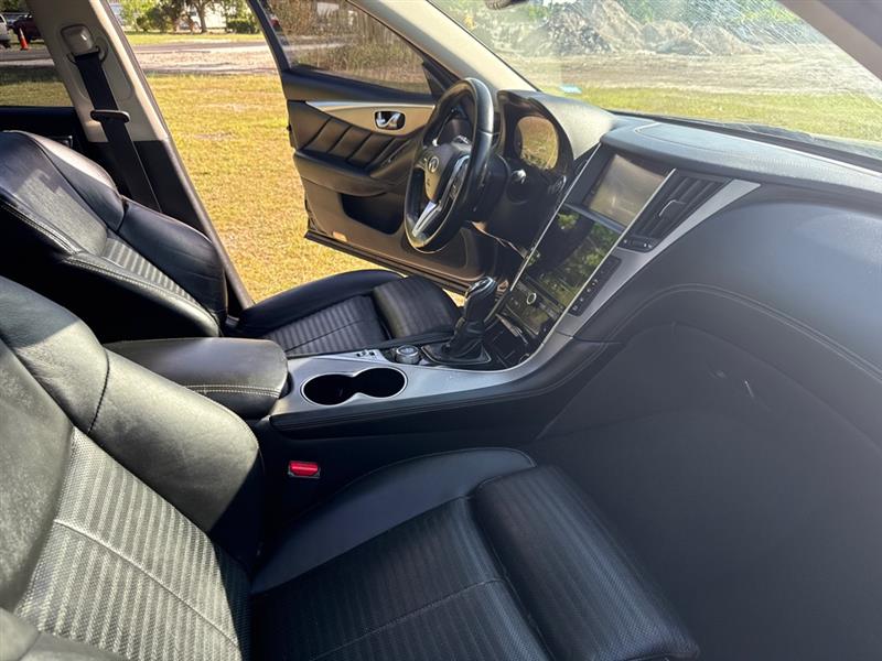 Infiniti Q50 3.0t LUXE 2018