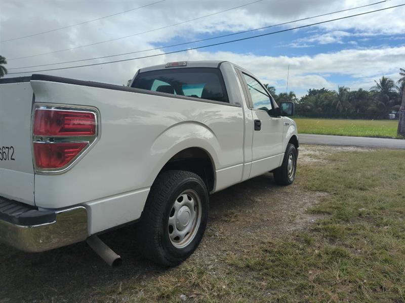 Ford F-150 XLT 8-ft. Bed 2WD 2013