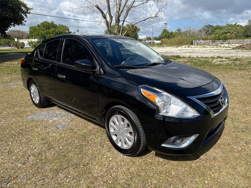 Nissan Versa 1.6 S 5M 2019