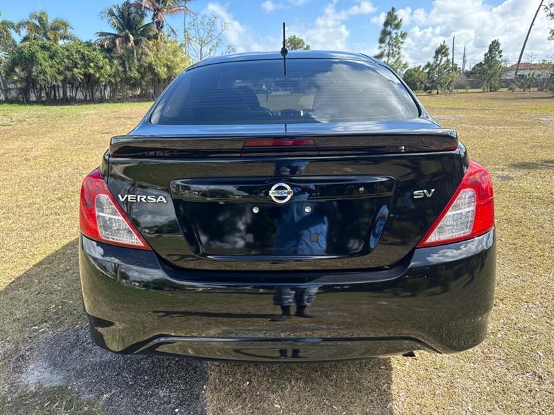 Nissan Versa 1.6 S 5M 2019