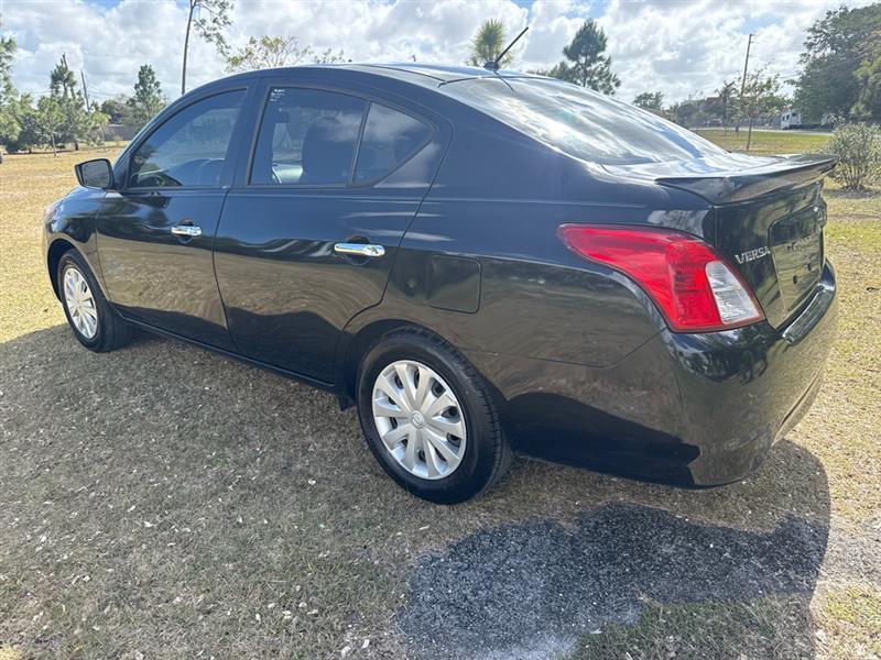 Nissan Versa 1.6 S 5M 2019