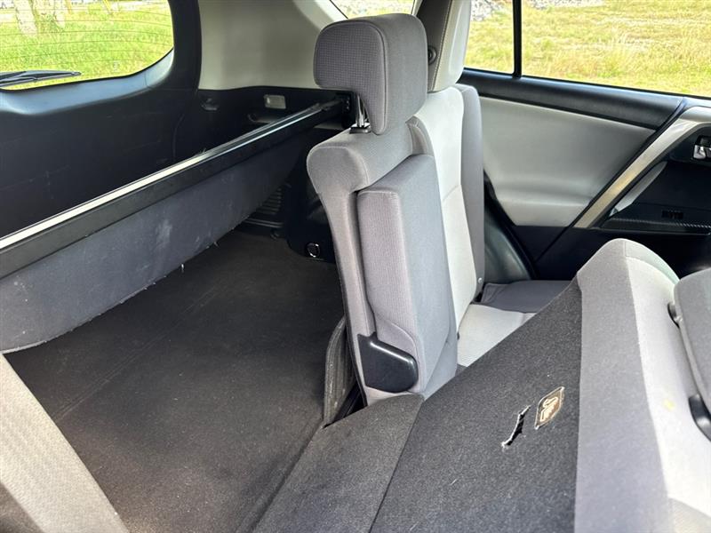 Toyota RAV4 XLE FWD 2015