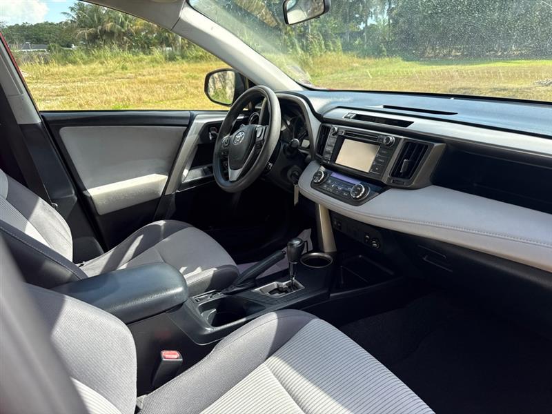 Toyota RAV4 XLE FWD 2015
