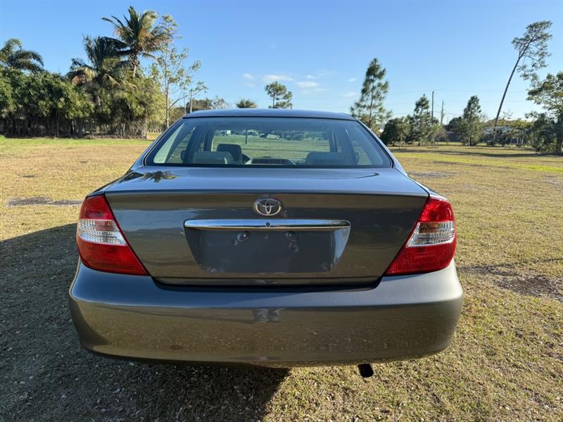 Toyota Camry LE 2003