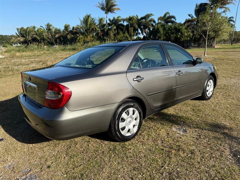 Toyota Camry LE 2003