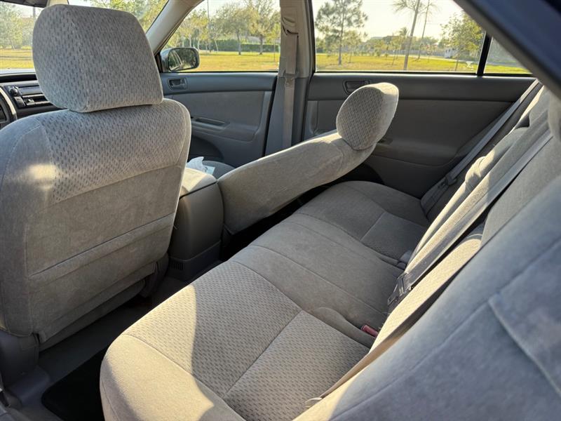 Toyota Camry LE 2003