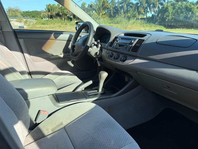 Toyota Camry LE 2003