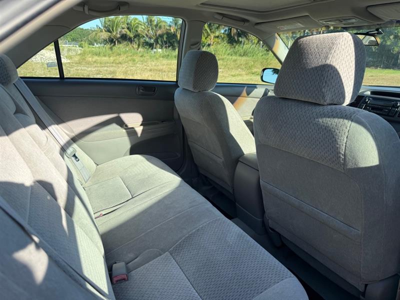 Toyota Camry LE 2003