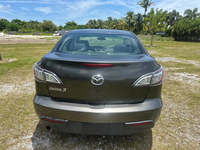 Mazda MAZDA3 i SV 4-Door 2010