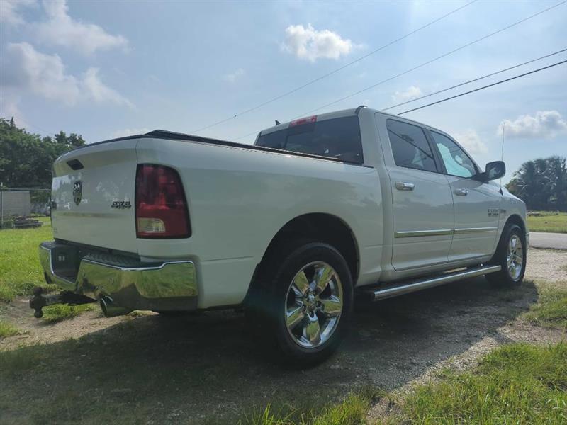 RAM 1500 SLT Crew Cab SWB 4WD 2016