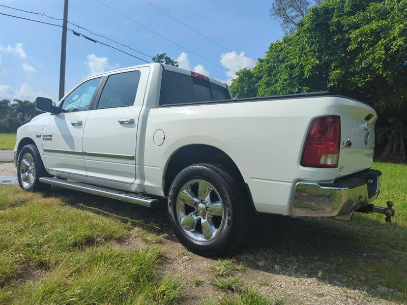 RAM 1500 SLT Crew Cab SWB 4WD 2016