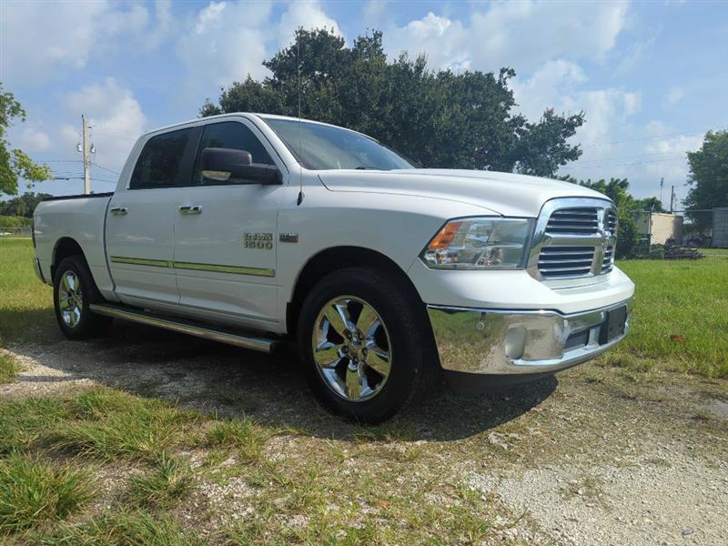 RAM 1500 SLT Crew Cab SWB 4WD 2016