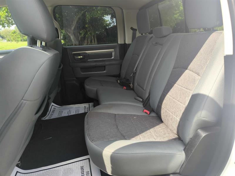 RAM 1500 SLT Crew Cab SWB 4WD 2016