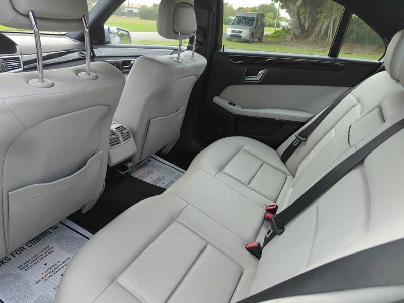 Mercedes-Benz E-Class E350 Sedan 2010