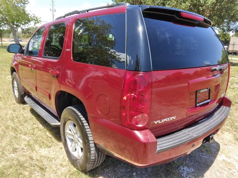 GMC Yukon SLT 4WD 2013