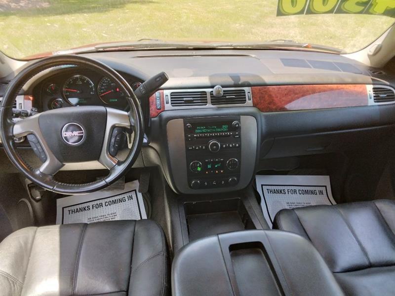 GMC Yukon SLT 4WD 2013