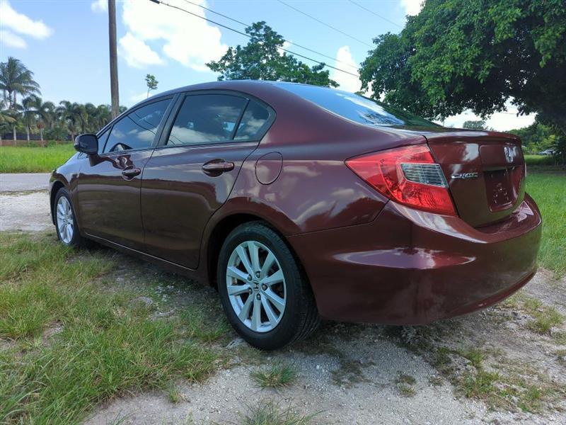 Honda Civic EX Sedan 5-Speed AT 2012