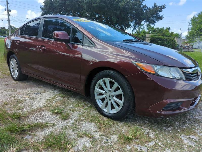 Honda Civic EX Sedan 5-Speed AT 2012