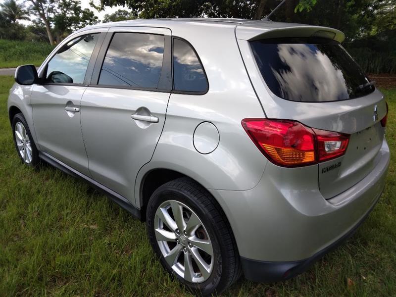 Mitsubishi Outlander Sport ES 2WD 2015