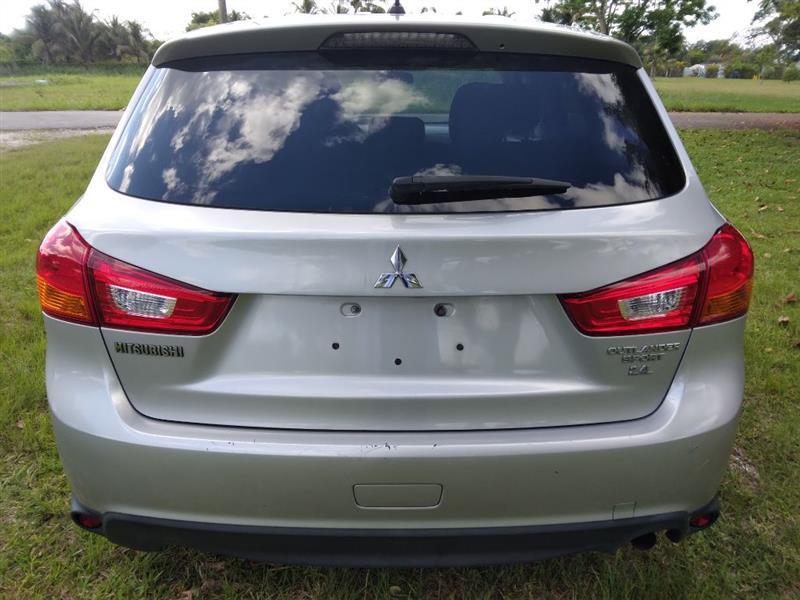 Mitsubishi Outlander Sport ES 2WD 2015