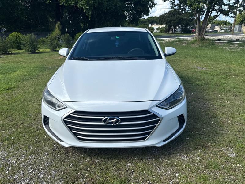 Hyundai Elantra SE 6AT 2018