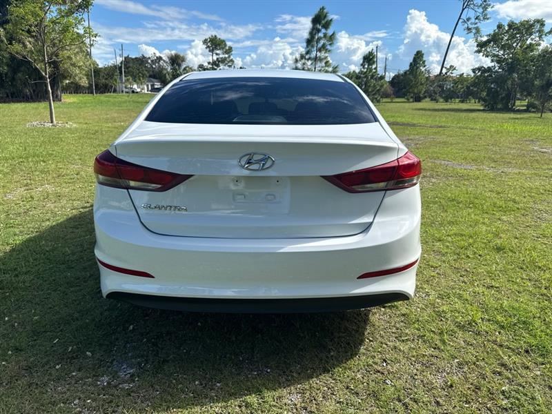 Hyundai Elantra SE 6AT 2018