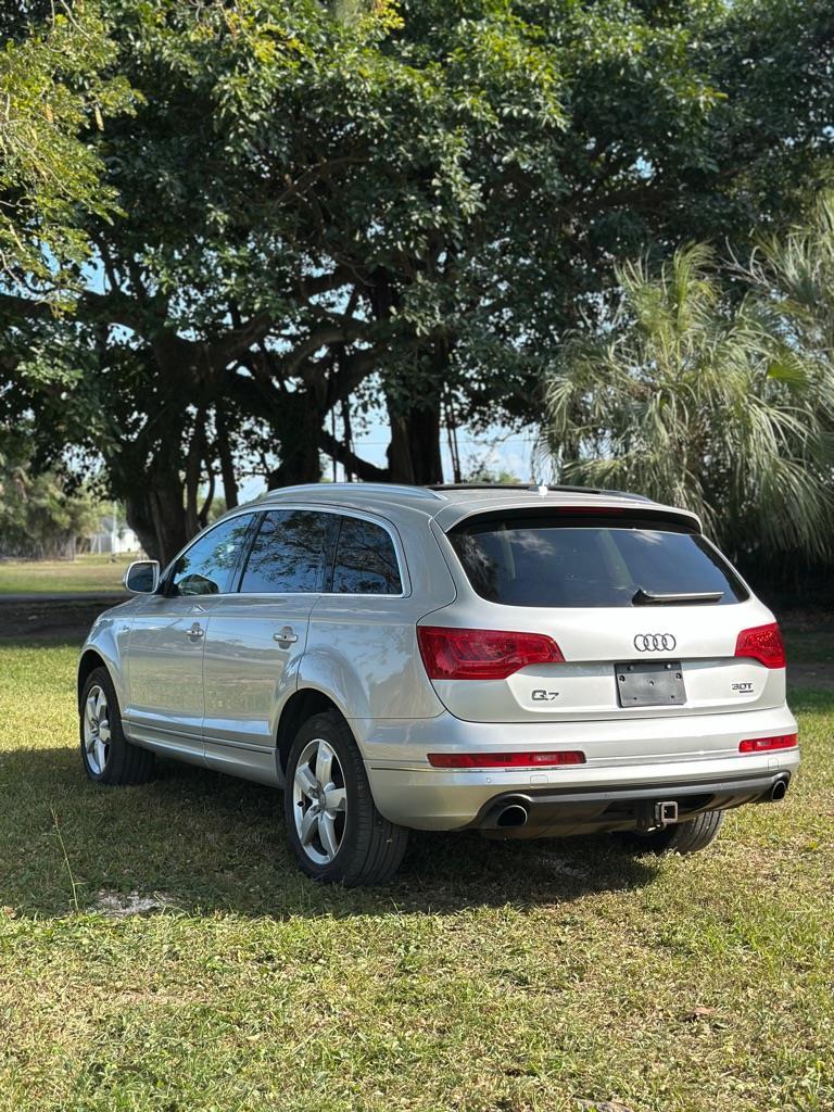 Audi Q7 3.0T Premium Plus quattro 2015