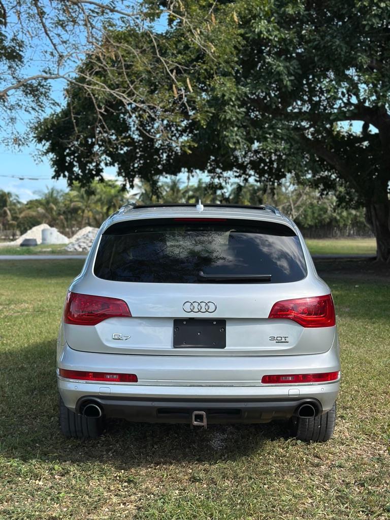 Audi Q7 3.0T Premium Plus quattro 2015