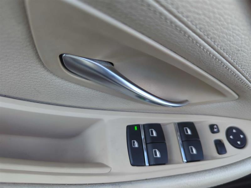 BMW 5-Series 535i 2012