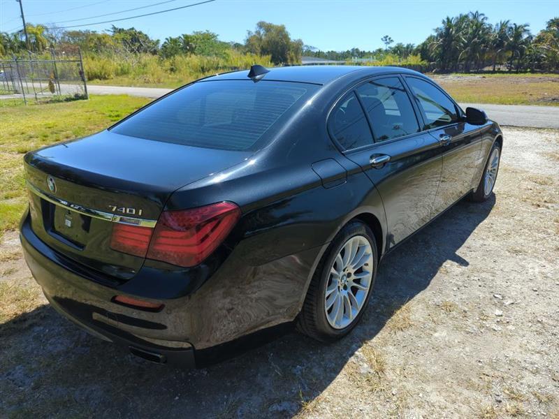 BMW 7-Series 740i 2015