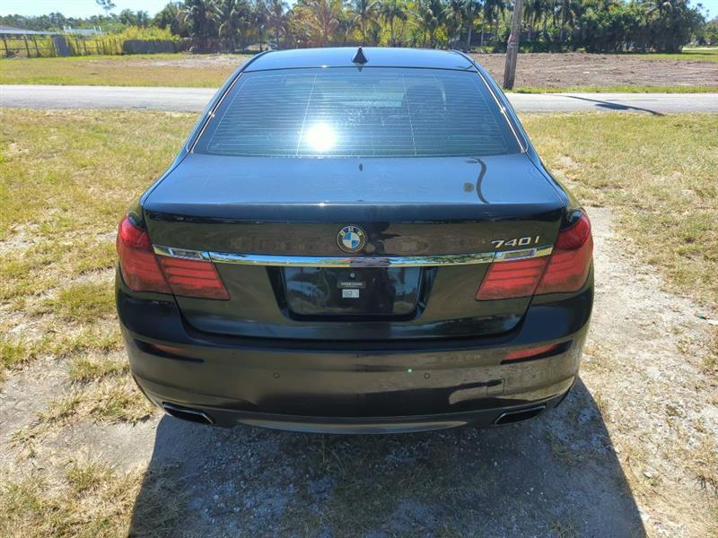 BMW 7-Series 740i 2015