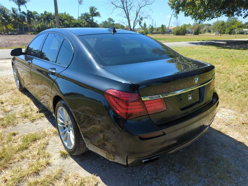 BMW 7-Series 740i 2015