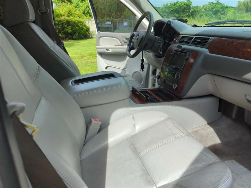 Chevrolet Suburban LS 1500 2WD 2008