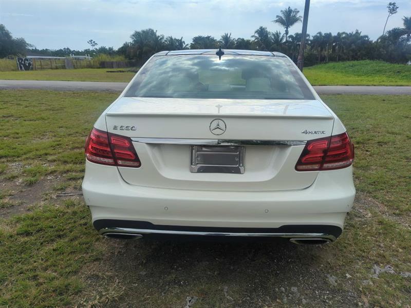 Mercedes-Benz E-Class E550 Sedan 4MATIC 2014