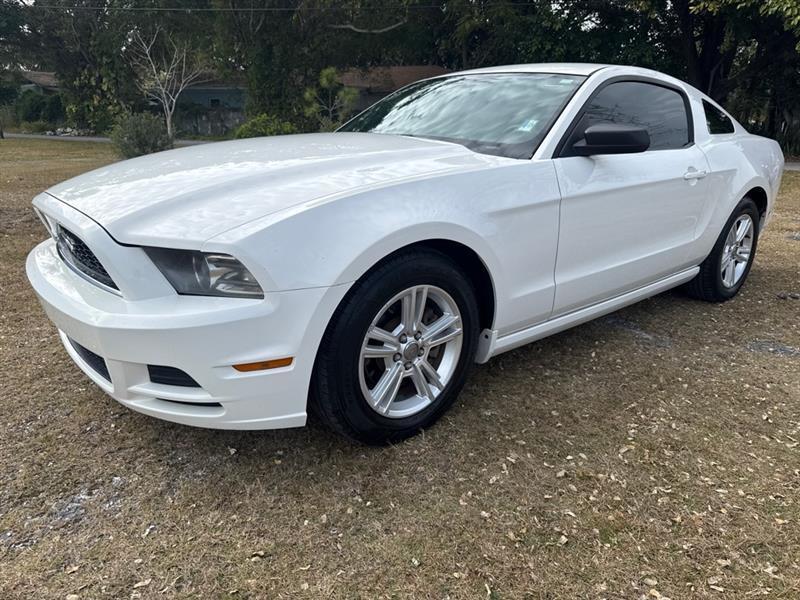 Ford Mustang V6 Coupe 2013