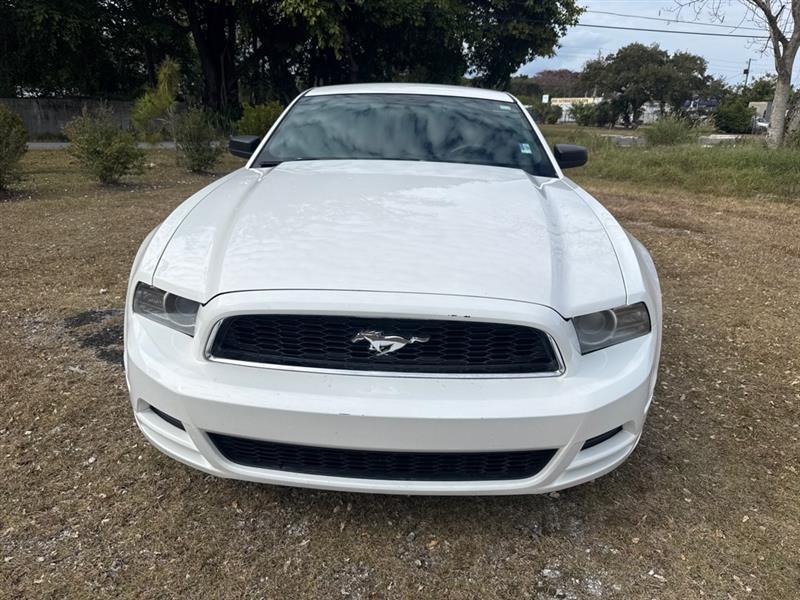Ford Mustang V6 Coupe 2013