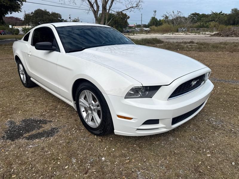 Ford Mustang V6 Coupe 2013