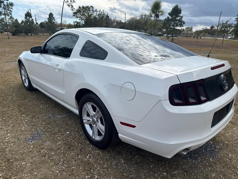 Ford Mustang V6 Coupe 2013