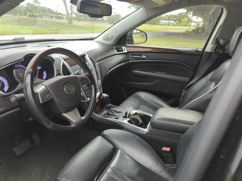 Cadillac SRX Luxury 2012