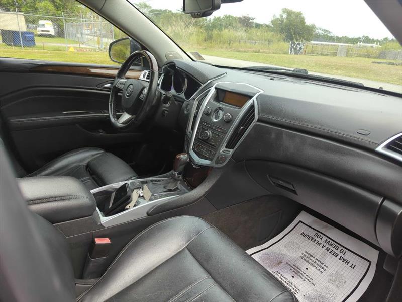 Cadillac SRX Luxury 2012