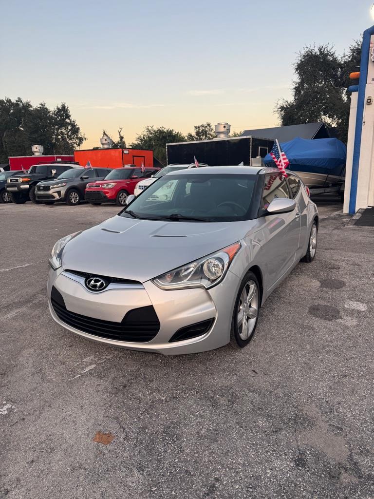 Hyundai Veloster Base 6MT 2015