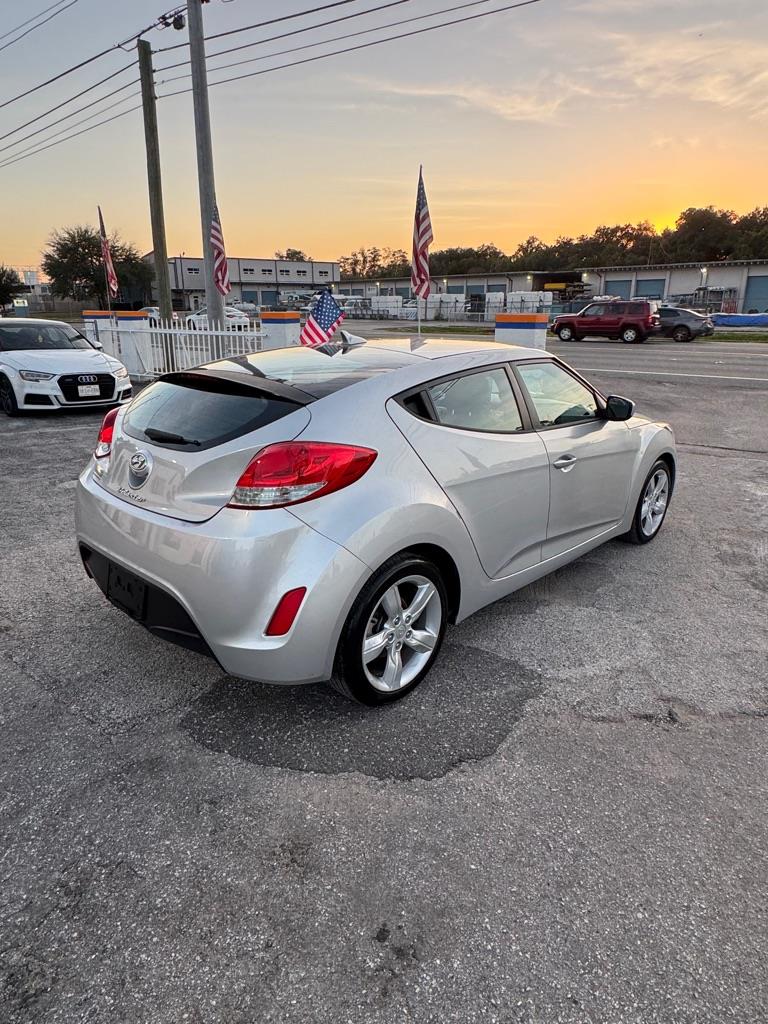 Hyundai Veloster Base 6MT 2015