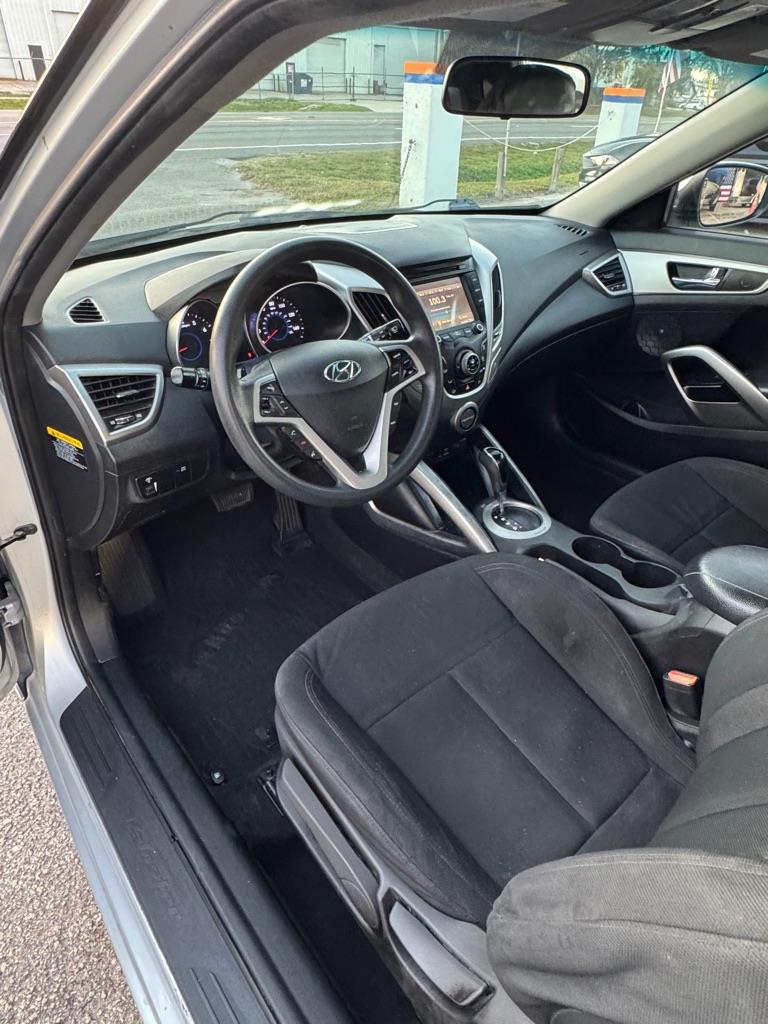 Hyundai Veloster Base 6MT 2015